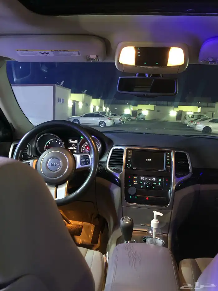 جيب جراند شيروكي ليمتد (هيمي) 1