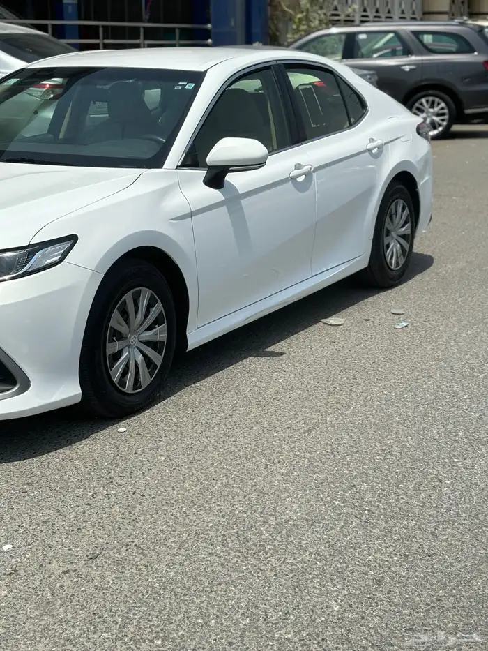 كامري 2022 ابيض استاندر 1