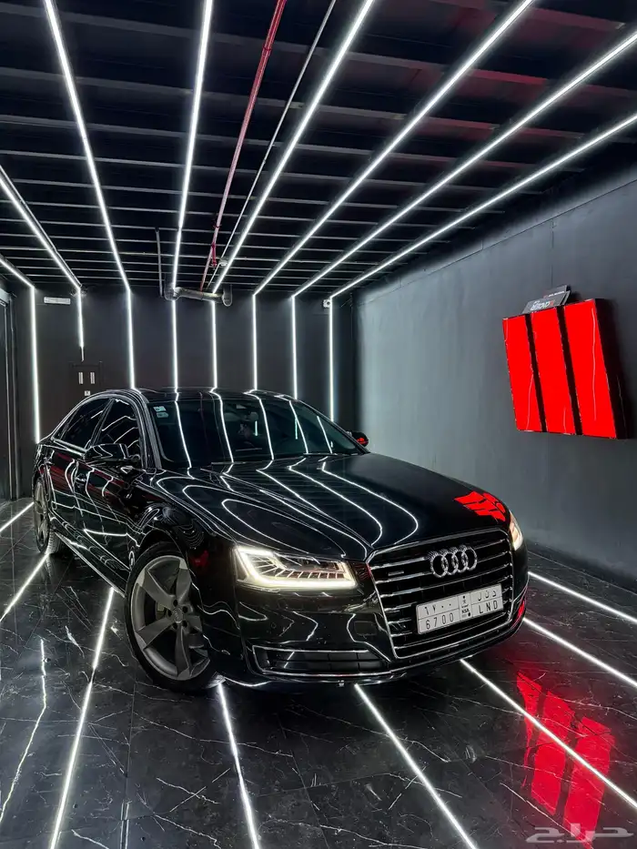 للبيع اودي A8موديل 2016اللون اسود قمه في النطافه 11