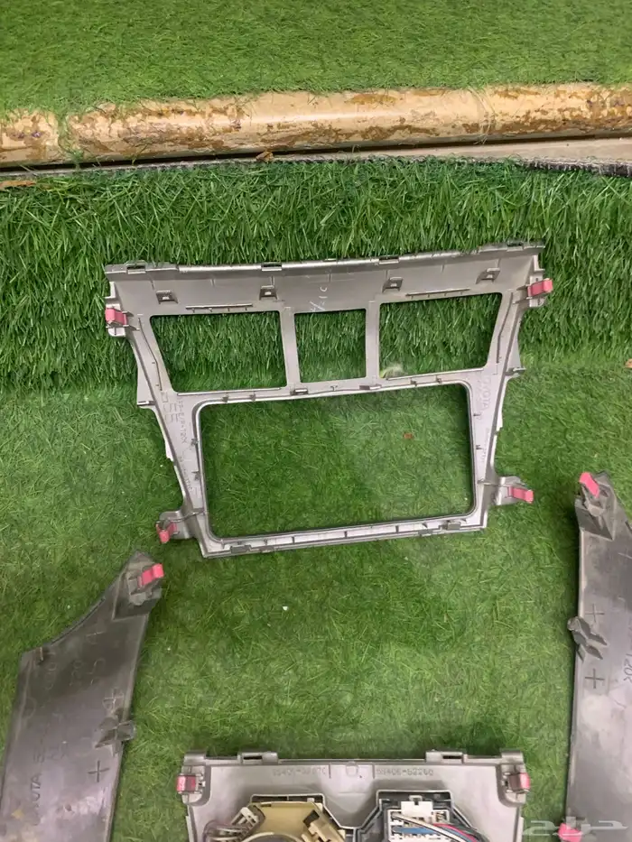 ديكورات يارس 2008 إلى 2013 اصلي نظيف 15