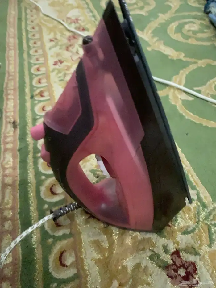 مكواة ملابس شبه جديدة استخدام قليل 4