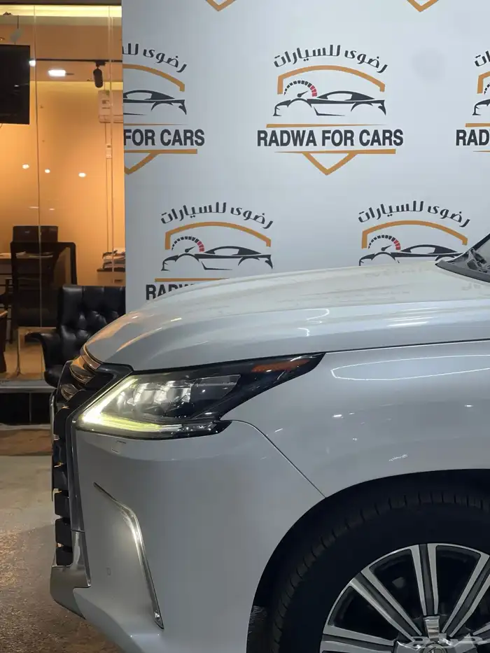 لكزس ال اكس 2016 نظيف داخلي بيج 7