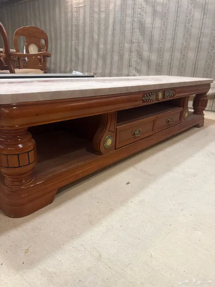 للبيع طاولة طعام ومدخل وطاولة تليفزيون 7