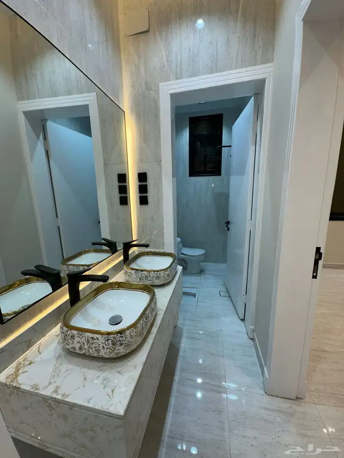 البيع ادوار علوية بمساحة 245 متر بموقع مميز شرق الخميس 2