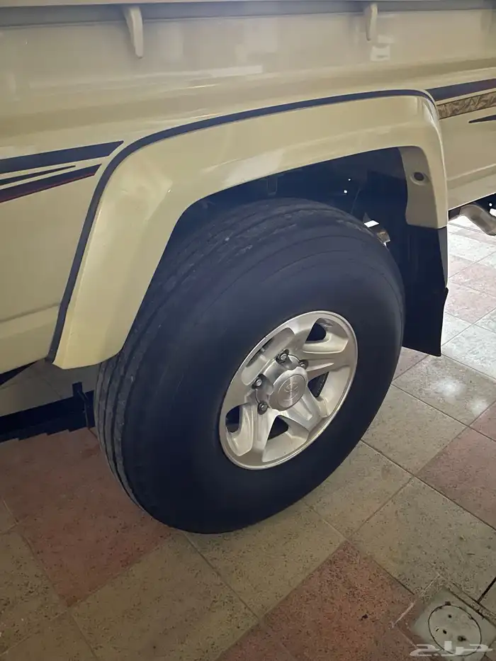 للبيع طقم اخو الجديد بالون صحاري اسعر1500 4