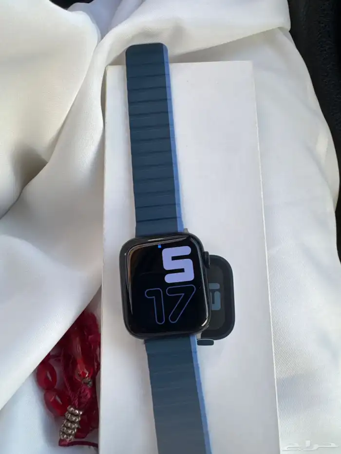 ساعة ابل SE مقاس 44 1