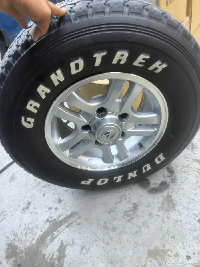 جنوط لكزيز الحميد مع كفرات دنلوب عدد 4 5