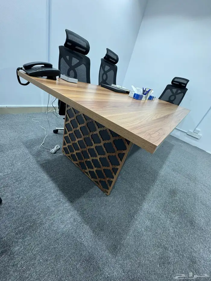 طاولة اجتماعات شيك من شركة العمري للاثاث 2