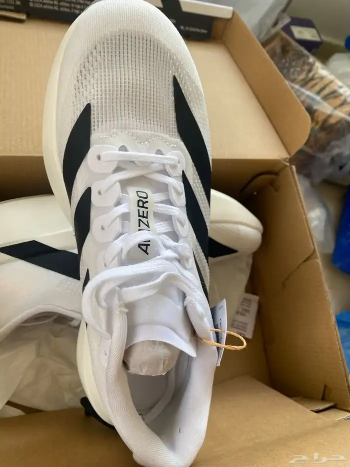 ياشباب الشتاء   على الأبواب وعرض خيالي حذاء رياضي جديد 2