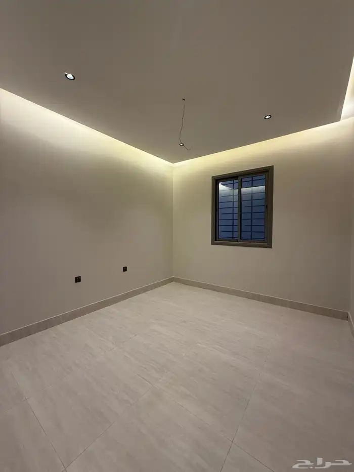 للبيع شقه ارضيه ببايكة سيارة حي المصيف مقابل نادي ضمك 16