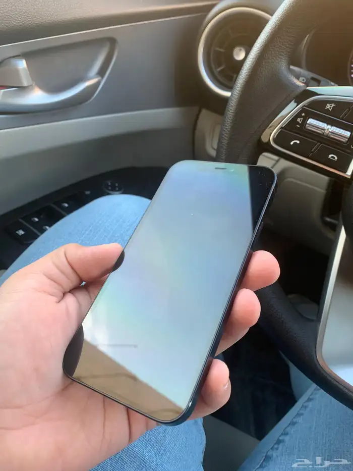 ايفون 12 كحلي 4