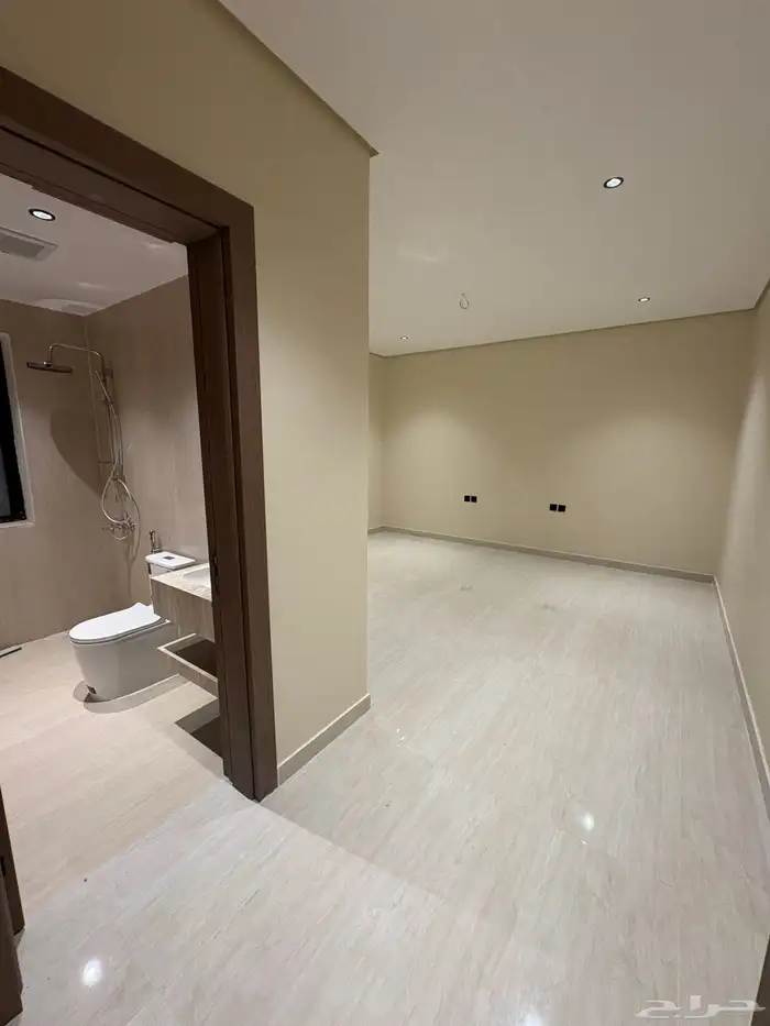 للبيع فيلا في الخبر العزيزية حي الصواري 10