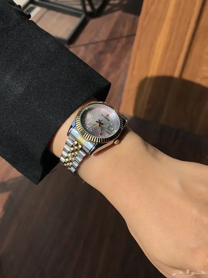 ساعات ضد الماء 50 ريال فقط 10