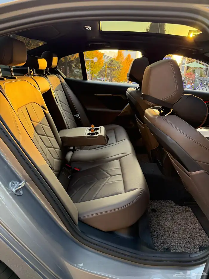 بي ام دبليو 520i 21