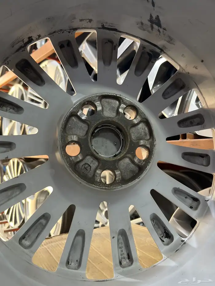 جنوط لكزس LS460 موديل 2015 مقاس19 اصلي و كاله 4