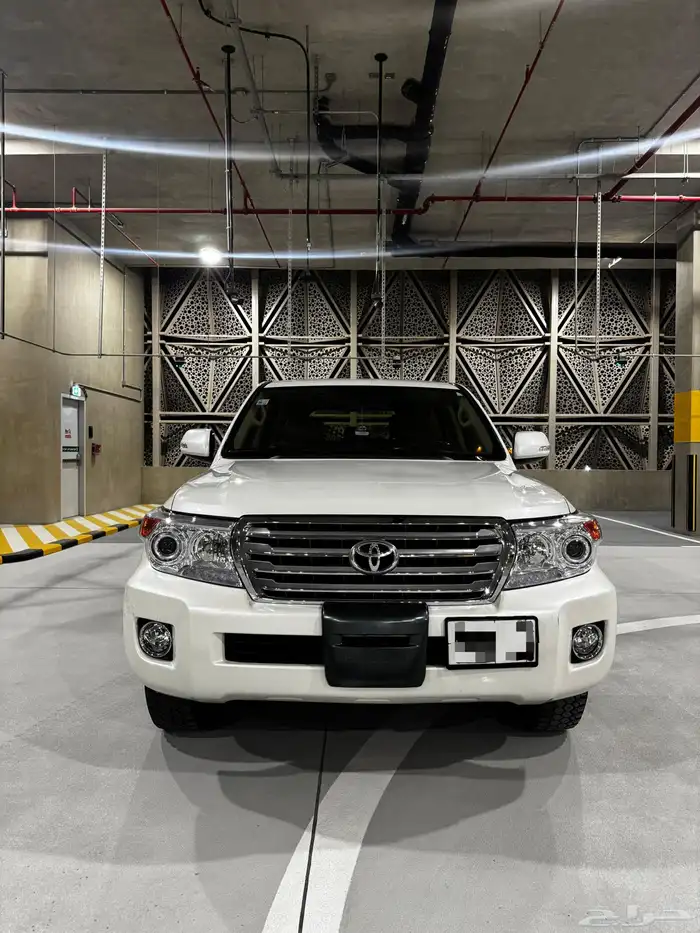 لاندكروزر GX موديل 2015 ممشى قليل 4