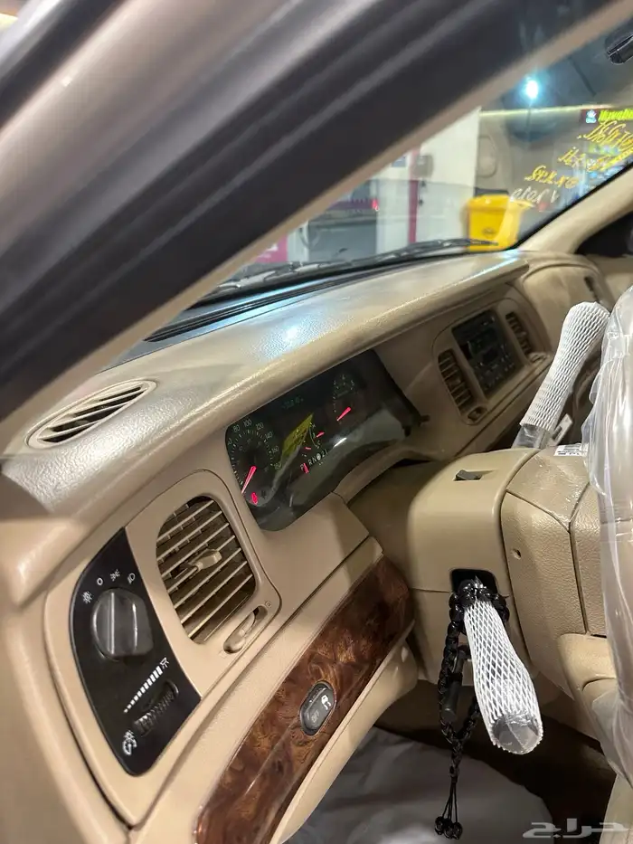 فورد ماركيز 24