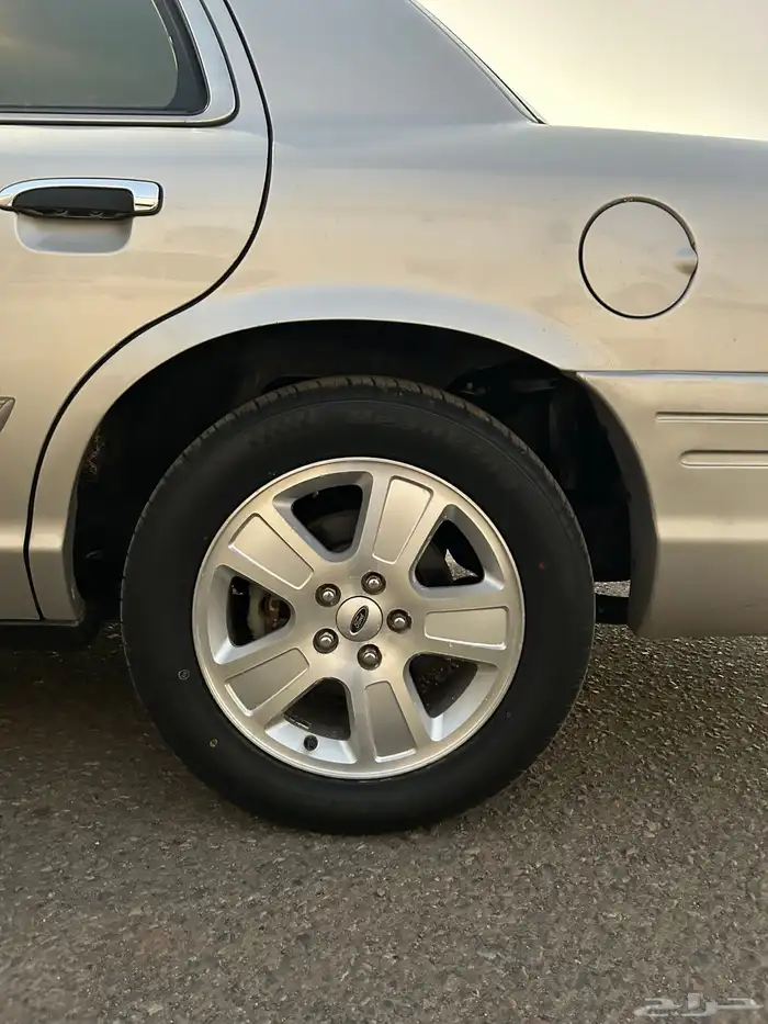 فورد فكتوريا 2009 مخزن ممشى قليل 4