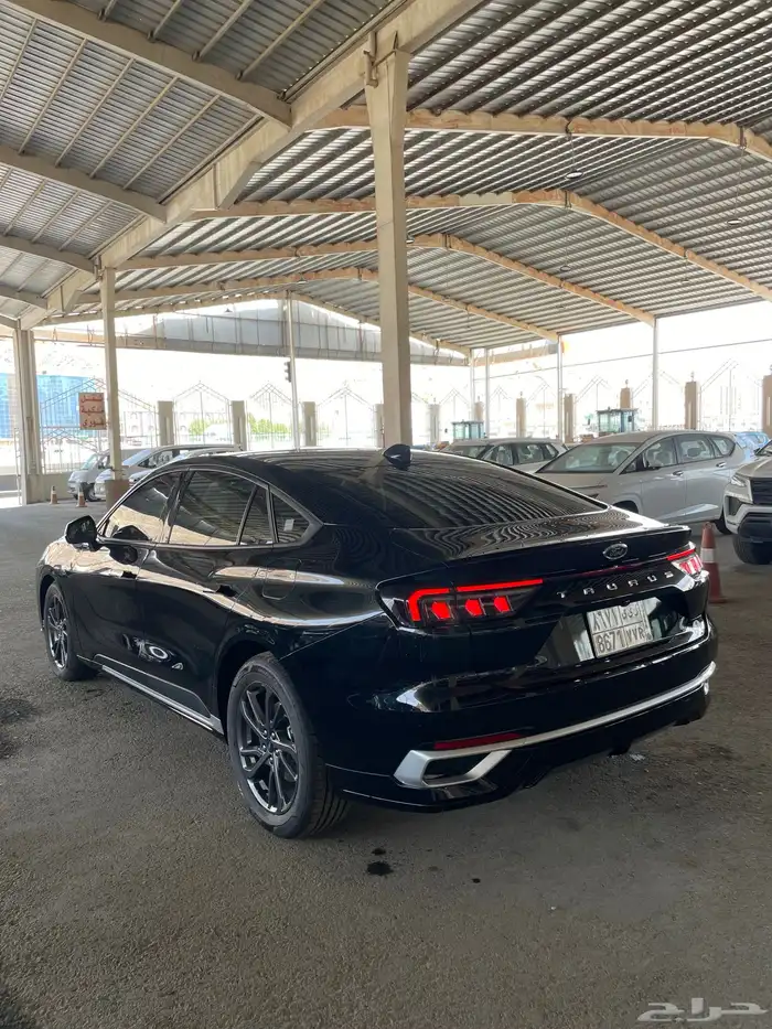 فورد توروس - استاندر - 2025 - لون اسود 3