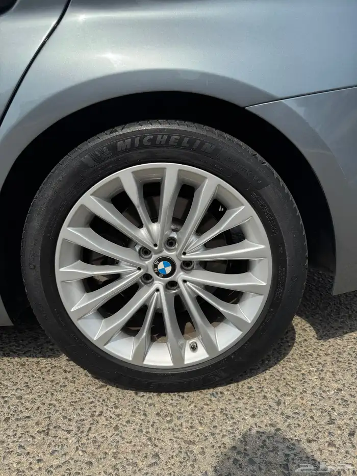 بي ام 530 فل 2017 ماشي 126 الف كيلو قمه في النظافه 41