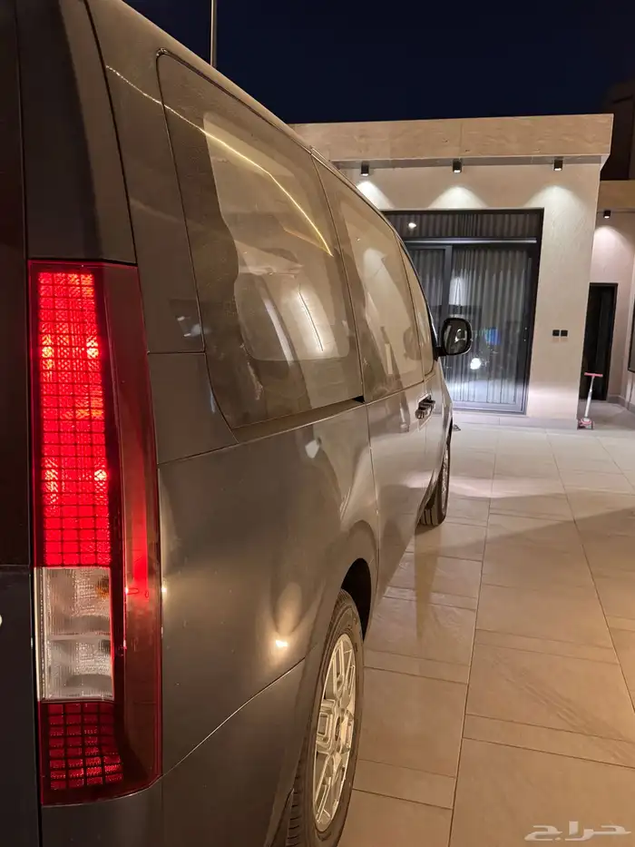 للبيع هونداي ستاريا 2025 5