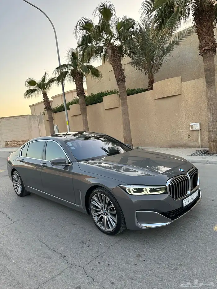 بي ام 730 ماشي 55 الف بحاله الوكاله اسمنتي 42