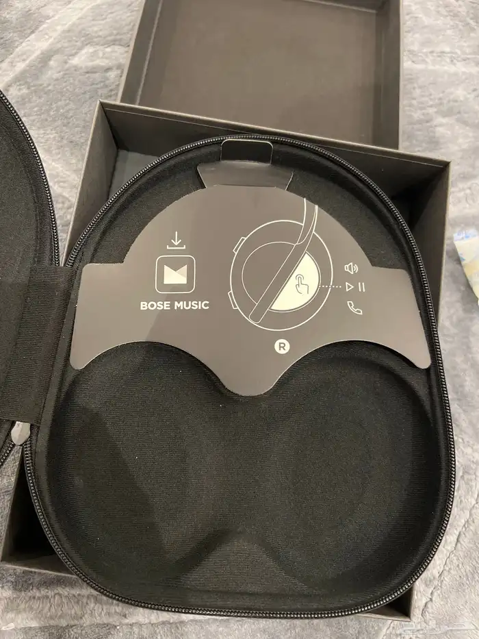 سماعة Bose 700 بجميع ملحقاتها وبحالة جديدة 9