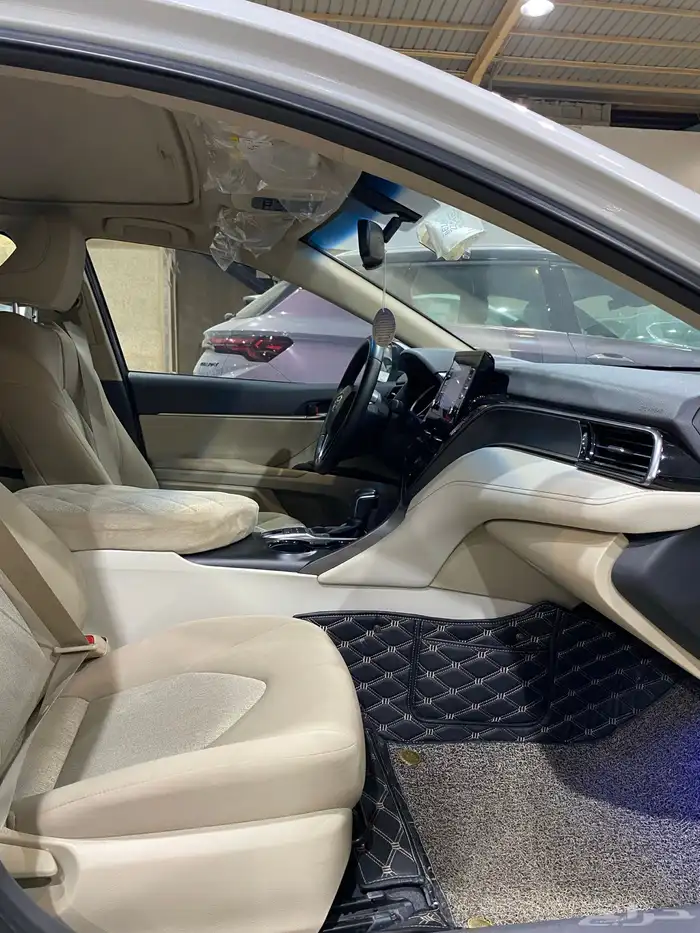 للبيع كامري 2023 GLE هايبرد فل كامل عبداللطيف عداد 70 الف 14