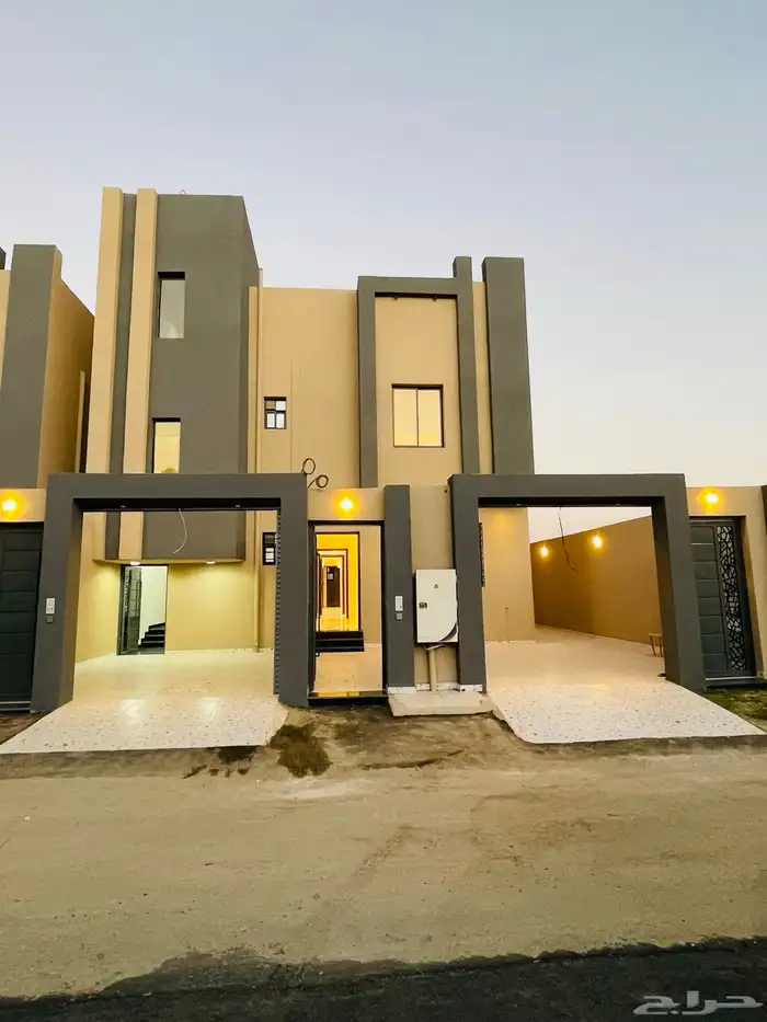 للبيع ادوار ارضي بحوش مدخل سيارة من 550 الف شمال الخميس 0