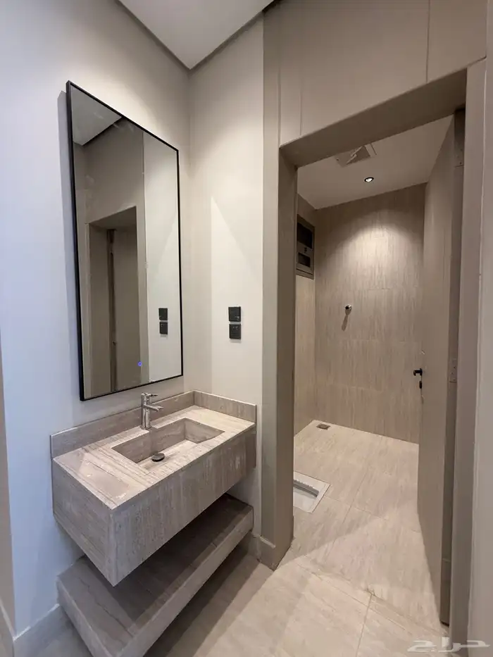 للبيع شقه ارضيه ببايكة سيارة حي المصيف مقابل نادي ضمك 15