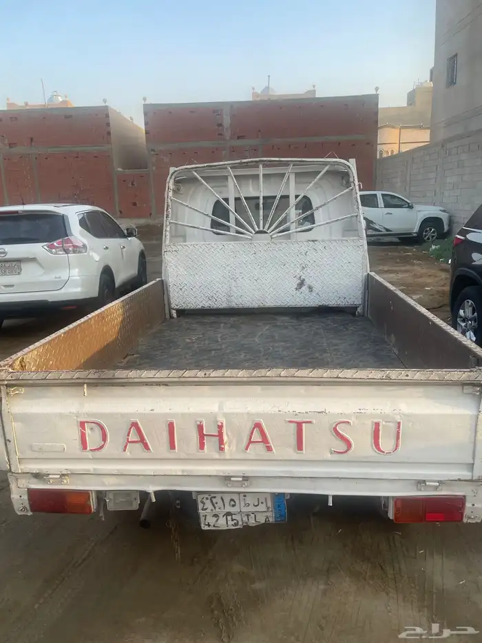 للايجار الشهري دباب ديهاتسو 3