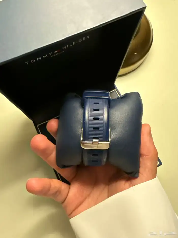 ساعة تومي TOMMY HILFIGER اصليه استعمال قليل جدا 2