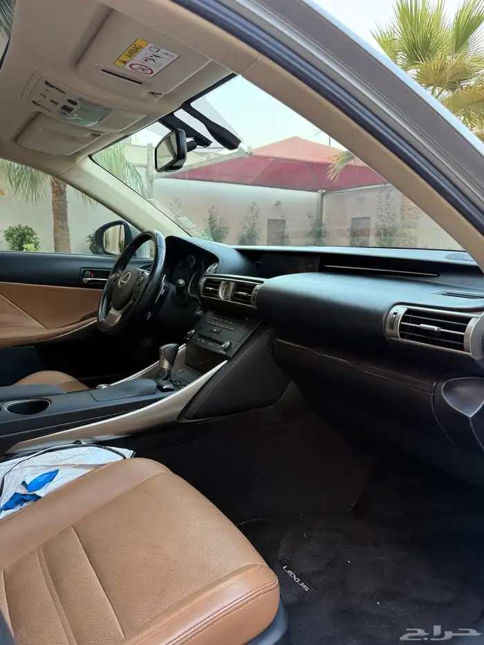 لكزس is350 2015 13