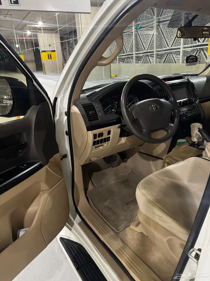 لاندكروزر GX موديل 2015 ممشى قليل 6