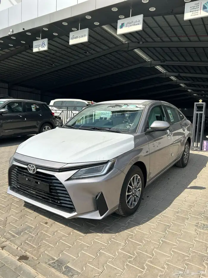 تويوتا   يارس لمتدد 2026 بنزين فضي 59800 شامل الضريبة 2
