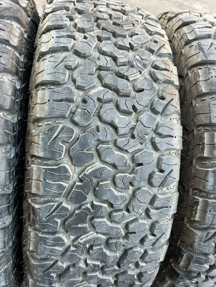 جنوط البرايد فيراني مع كفرات حجرية مقاس 265 70 17 36