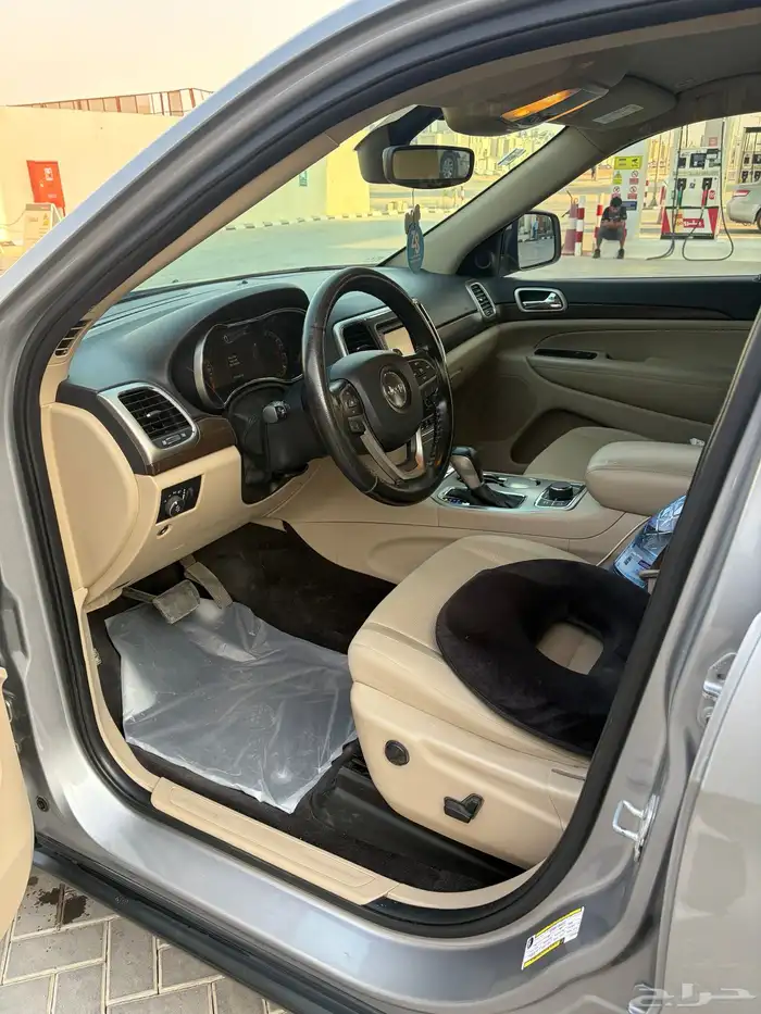 جيب جراند شيروكي لاريدو 2017 للبيع كل شي وكالة 7