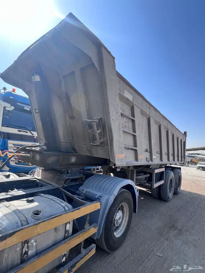 حراج معرض رائد للسيارات والشاحنات والمعدات كل يوم جمعه 22