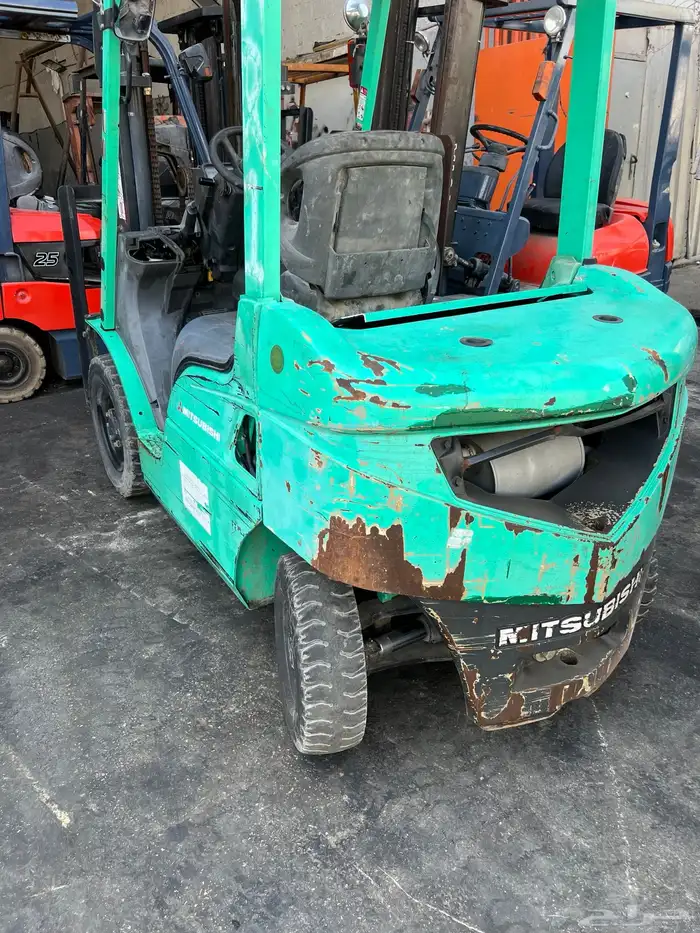 للبيع رافعة ميتسوبيشي ديزل   2 طن   موديل 2009 2