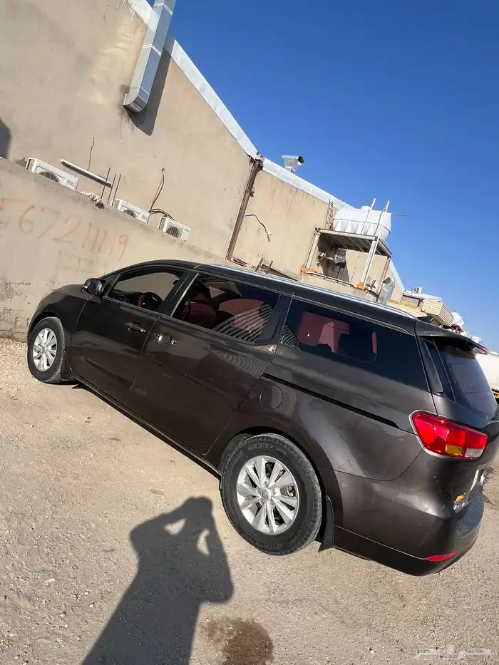 كيا كارنيفال 13