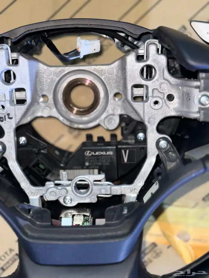 طاره لكزس خشبي اصلي وكاله بالكرتون 5