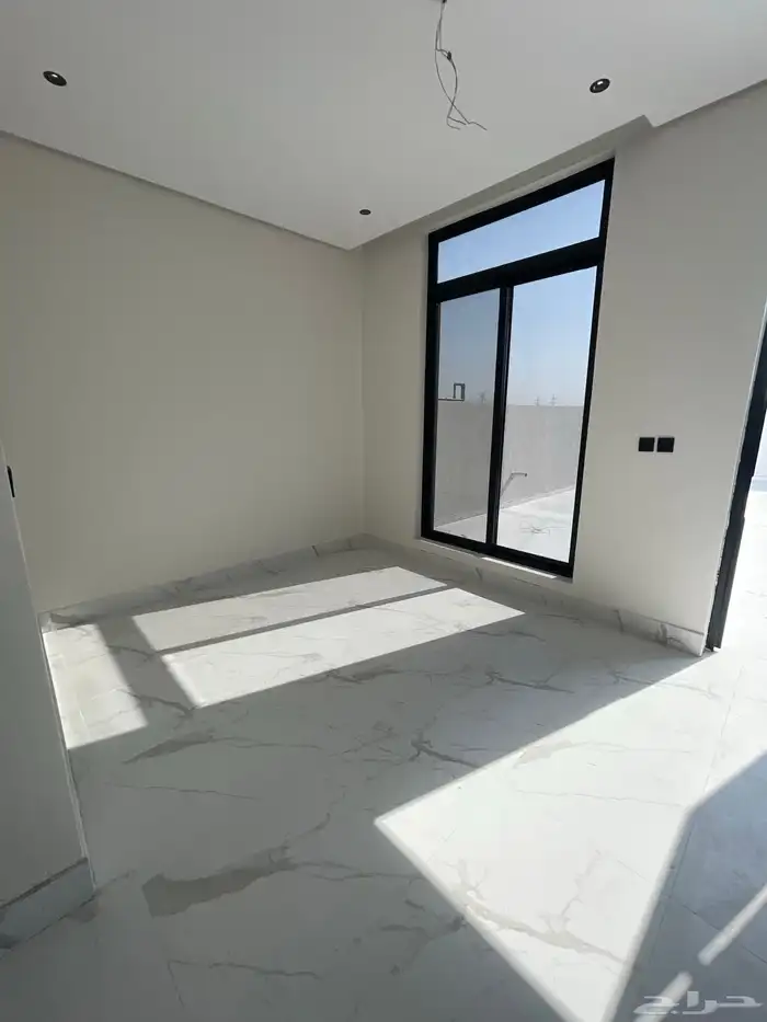 فيلا مع شقة للبيع حي العروبه 11