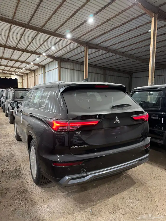 ميتسوبيشي اوتلاندر 2026 بانوراما ربع فل ب 101900 عرض شامل 6