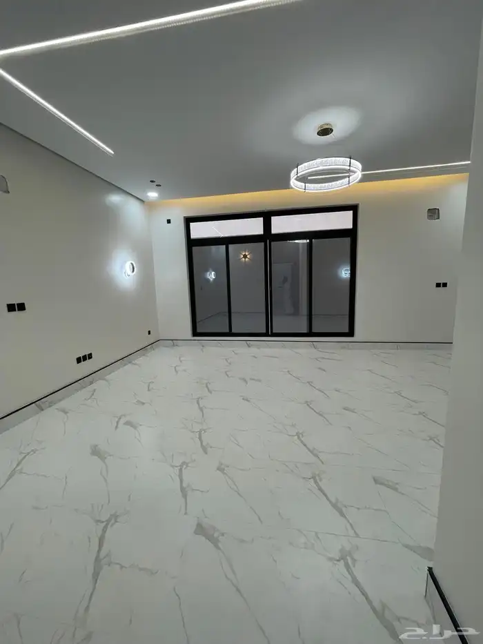 فيلا مع شقة للبيع حي العروبه 8