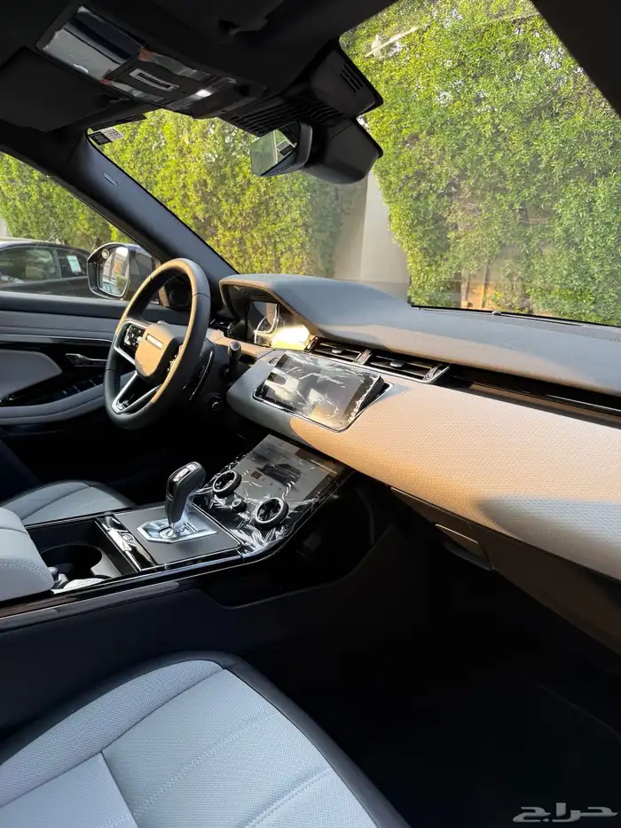 لاند روفر ايفوك R-Dynamic ممشى 800 كيلو 2023 18