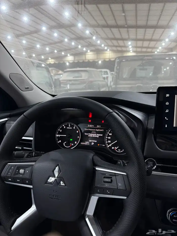 ميتسوبيشي اوتلاندر 2026 بانوراما ربع فل ب 101900 عرض شامل 17