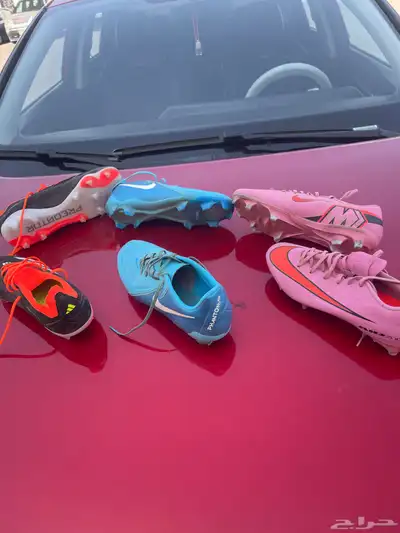 حذاء كرة قدم اصلي للبيع جميعها من نايك وأديداس نضيفة  . index