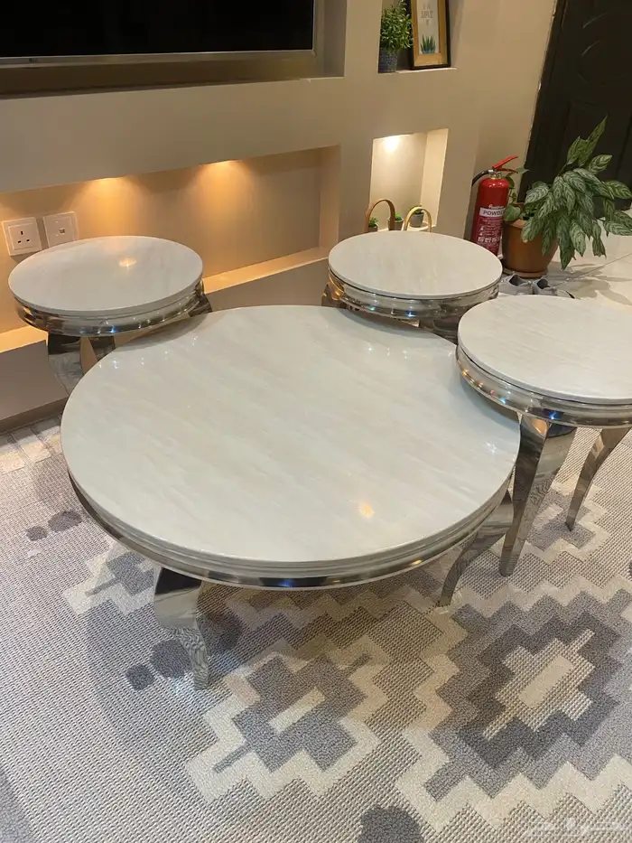 طاولة قهوة مع 3 طاولات خدمة 0