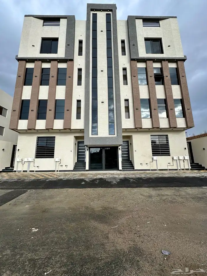 للبيع شقه ارضيه مستقله6غرف بأبهاالبديع قرب الراشد مول500الف 1