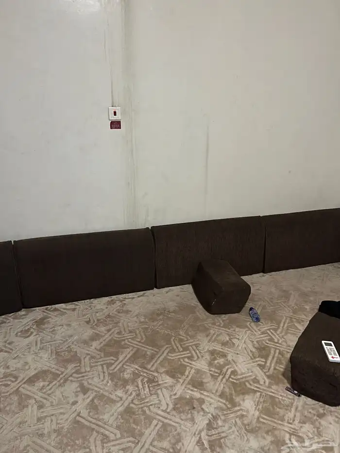 اثاث للبيع بدون الشاشات 2